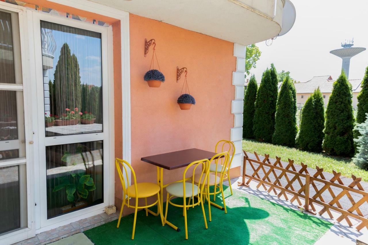 Art Eden Apartment Hajduszoboszlo Exterior photo